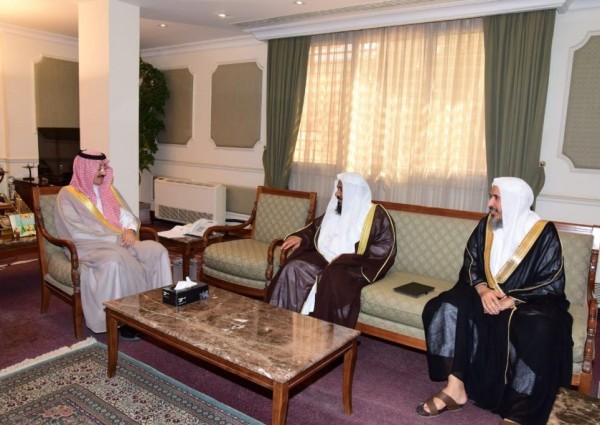 سمو الأمير بدر بن محمد بن جلوي يدشّن حملة ” مكارم الأخلاق “