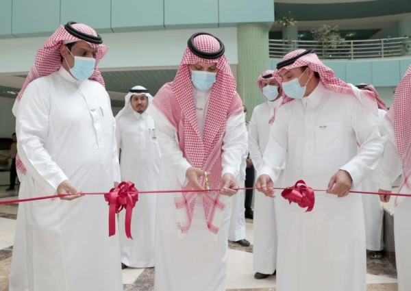 رئيس جامعة الأمير سطام بن عبدالعزيز يدشن معرض “الملك سلمان : رمز الريادة والقيادة”
