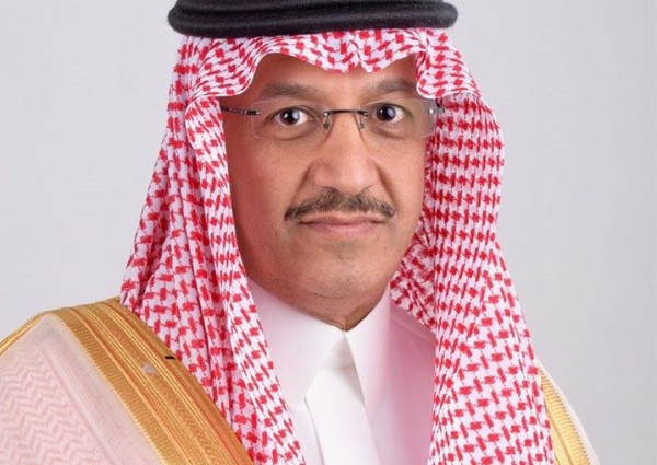 وزير التعليم يهنئ خادم الحرمين وولي العهد على الثقة الملكية بتعيينه وزيراً للتعليم