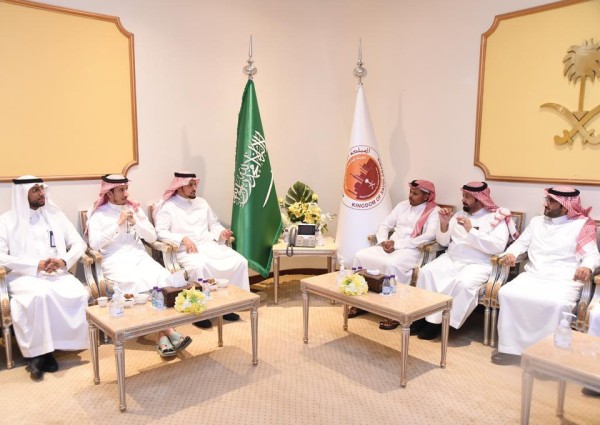 وفد من هيئة الاتصالات يزور مركز زوار الهيئة الملكية بالجبيل