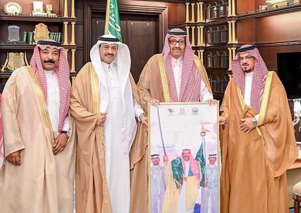 سمو أمير الباحة يستعرض جهود أمانة المنطقة ويتسلم تقرير احتفالات الأهالي باليوم الوطني