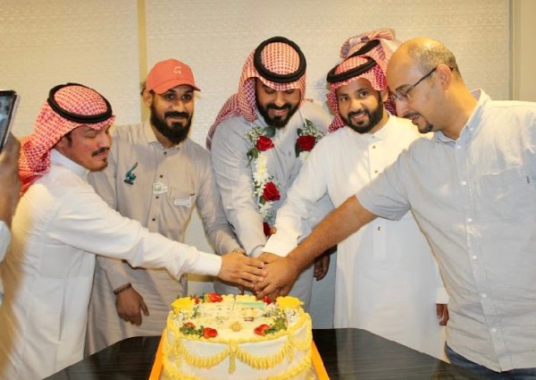 الفرق التطوعية بجمعية مراكز الأحياء بمكة تحتفي بـ”عسيري” لحصوله على المركز الأول في دبلوم الشيخ زايد للأعمال التطوعية