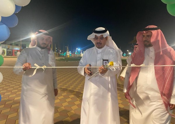 محافظ الدرب يدشن برنامج (جمعية رواد للعيادات المتنقلة بحديقة المملكة بالدرب )