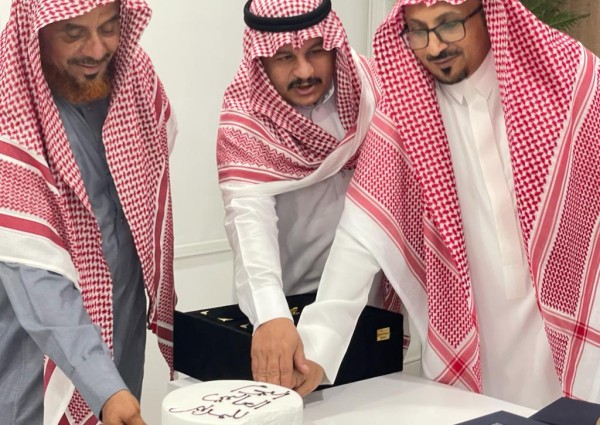 مركز صحي المرابي يكرم مدير المركز بيوم المدير العالمي