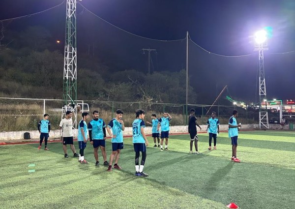 نادي  أكاديمية رواسي الجنوب الرياضية يواصل تمارينه اليومية