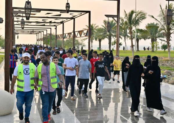 فعاليات مبادرة “كات ووك 2022” في ممشى الكورنيش الشمالي بمدينة جازان