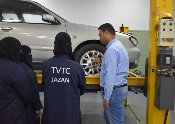 نائب المحافظ المساعد للتدريب التقني يفتتح الورشة التدريبية الأولى من مبادرة “أنا أستطيع ” بجازان