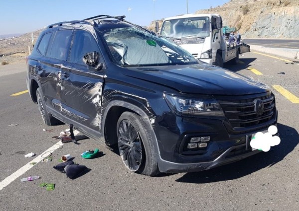 الهلال الأحمر بالباحة: وقوع حادث تصادم مروع أمام الفحص الدوري على طريق “الباحة – الطائف” .. والكشف عن عدد المصابين