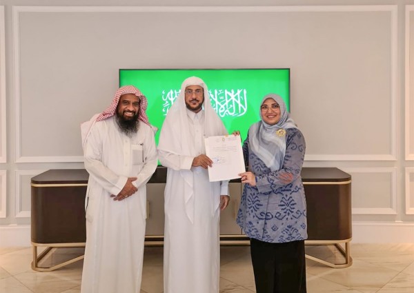 المملكة تدعم بناء مسجد كلية التربية بجامعة شريف هداية الله بإندونيسيا