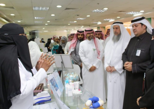 مختصون يحذرون من خطورة أخذ المضادات الحيوية دون وصفة طبية