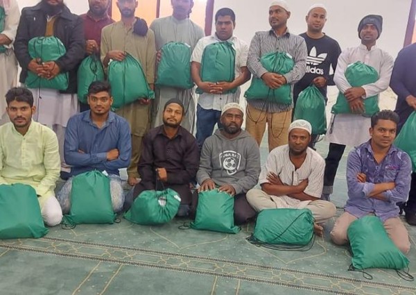 “خيرية الدعوة والإرشاد وتوعية الجاليات بنعجان ” توزع كسوة الشتاء.