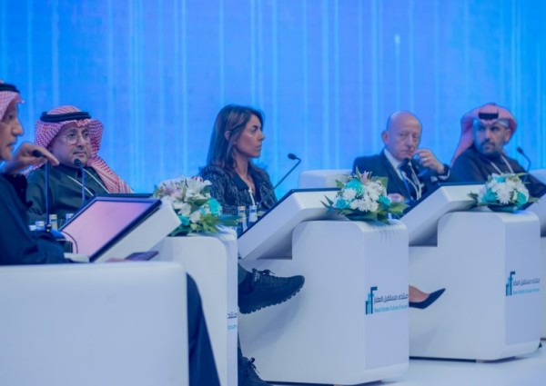 الرئيس التنفيذي للصندوق العقاري خلال جلسة حوارية ضمن أعمال منتدى مستقبل العقار: ارتفاع حجم التمويل العقاري إلى 674 مليار خلال العام 2022 بنسبة نمو 130٪