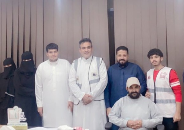 فريق من أجل مكة التطوعي التابع لإدارة التطوع بجمعية مراكز الاحياء بمكة يّكرم أعضاءه