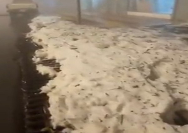 بالفيديو: بردية كثيفة تشهدها مدينة ⁧‫النماص‬⁩