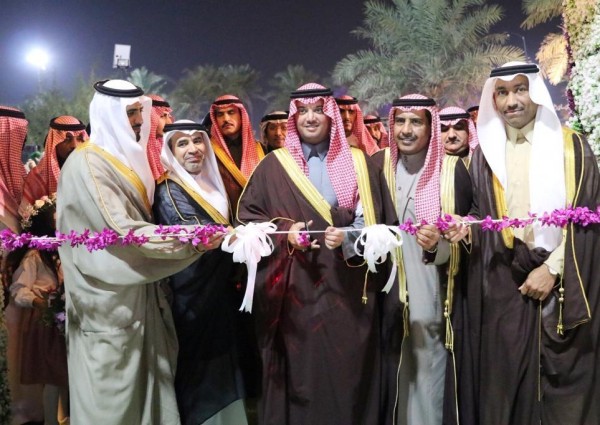 سمو محافظ الأحساء يدشن كرنفال الزهور الرابع