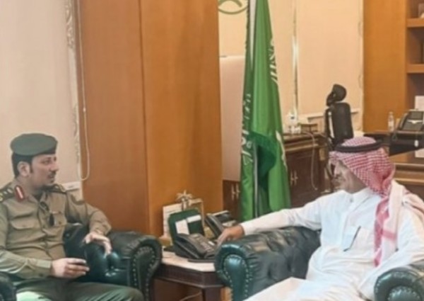 محافظ ينبع يستقبل مدير جوازات مطار الأمير عبدالمحسن بن عبدالعزيز “نايف بن معتق الرشيدي” بمناسبة ترقيته إلى رتبة عقيد