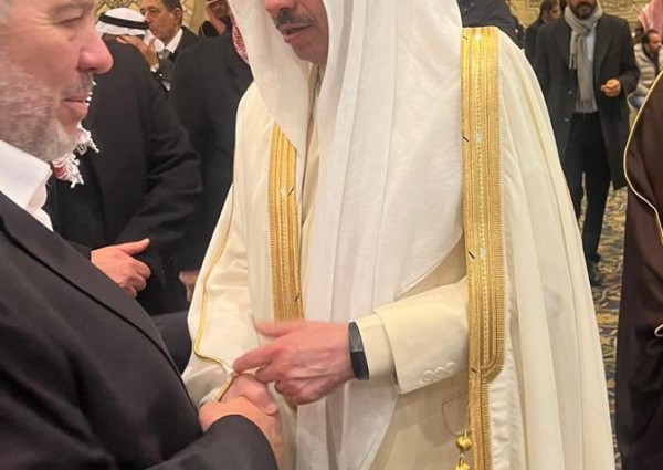 سفير خادم الحرمين بالأردن يقدم واجب العزاء في وفاة دولة رئيس الوزراء الأردني الأسبق الدكتور عبدالسلام المجالي.