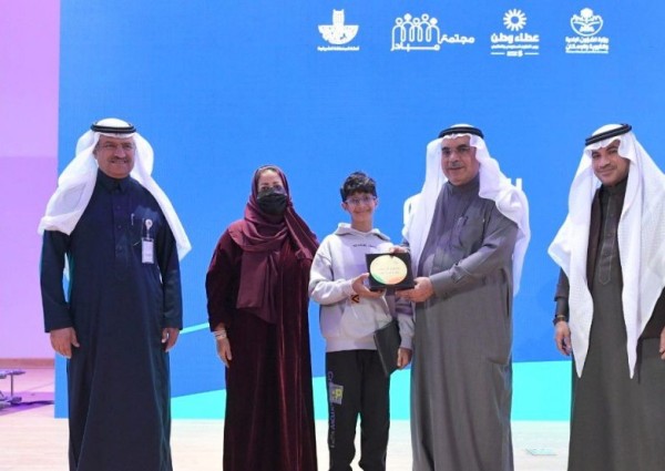 أمين الشرقية يكرم ٣٠٠ متطوع ومتطوعة خلال حفل الأمانة احتفاءً بيوم التطوع السعودي والعالمي