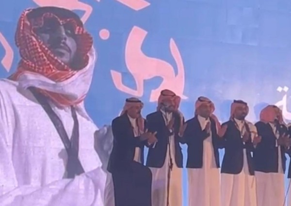 بالألعاب النارية والألوان الزاهية .. اختتام مهرجان الليوان في يومه الثالث بمناسبة يوم التأسيس في الحدود الشمالية