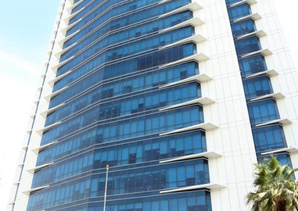 وزارة الشؤون الإسلامية تزين مبانيها باللون الأخضر احتفاء بيوم التأسيس