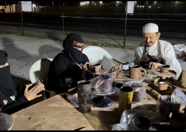 دورة صناعة الفخار للاستاذ محمد الاعجم تزامناً مع يوم التأسيس