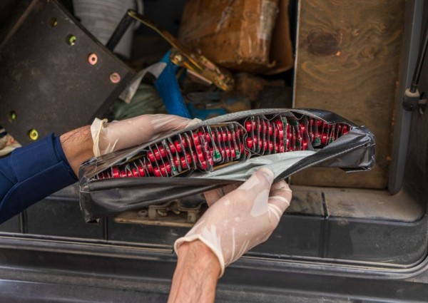 “الزكاة والضريبة والجمارك” تُحبط محاولتي تهريب أكثر من 27 كيلوجرام من الشبو و17 ألف حبة محظورة