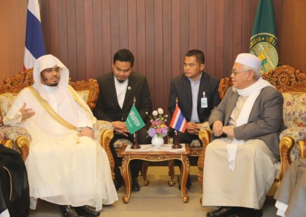 إمام المسجد الحرام القيادة الرشيدة بالمملكة تقدم الغالي والنفيس لدعم التعاون المثمر بين البلدين