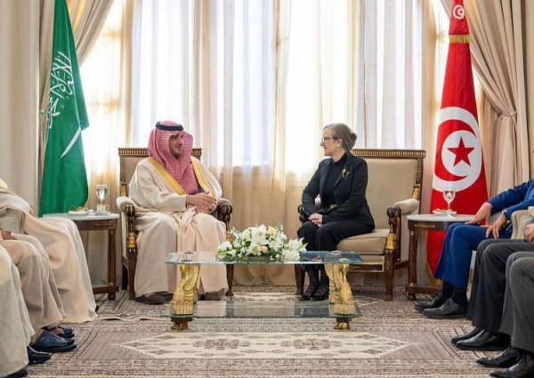 سمو الأمير عبدالعزيز بن سعود بن نايف يلتقي رئيسة الحكومة التونسية