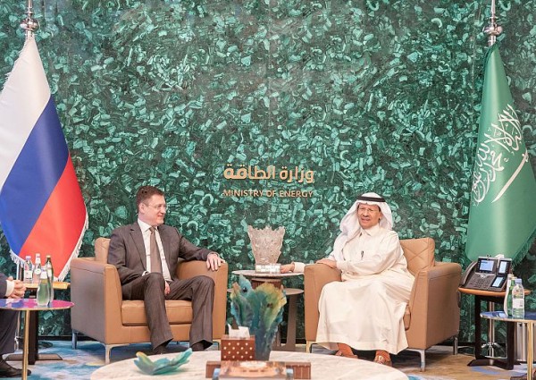 سمو وزير الطاقة يلتقي نائب رئيس الوزراء الروسي