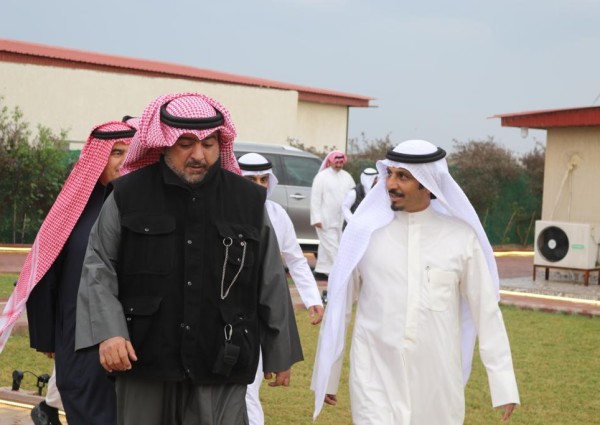 لمد جسور التواصل .. رجل الأعمال السيد  مبارك الخياري الملقب بـ”هداج الخيارات” يقيم مأدبة غداء فاخرة على شرف الشيخ “ثامر العلي الصباح” في مزرعته بالوفرة في الكويت