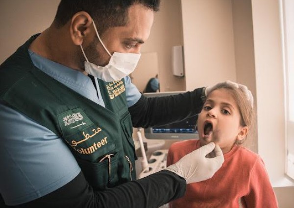 مركز الملك سلمان للإغاثة يطلق برنامجه الطبي متعدد التخصصات