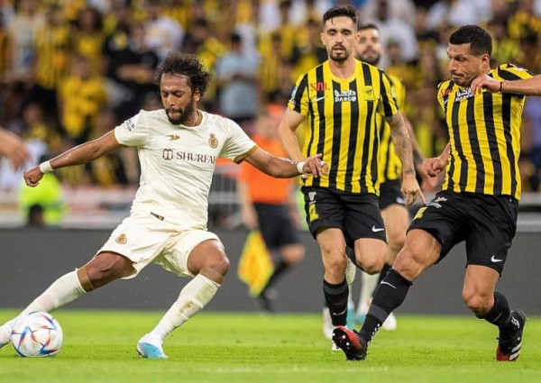 الاتحاد يخطف الصدارة من النصر في “جولة يوم العلم”