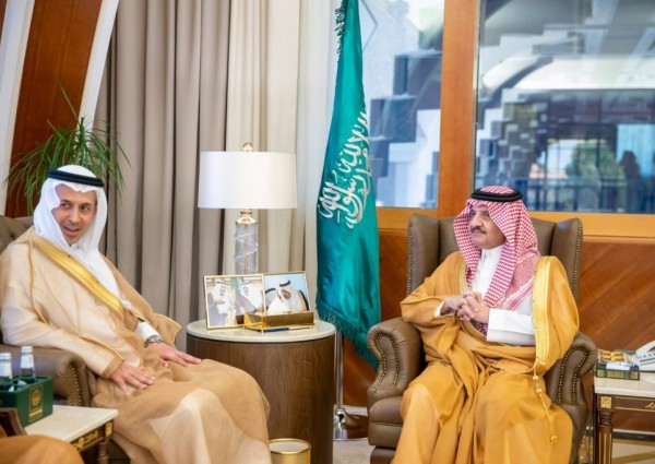 أمير الشرقية يستقبل رئيس المجلس الاستشاري للتجمع الصحي بالأحساء