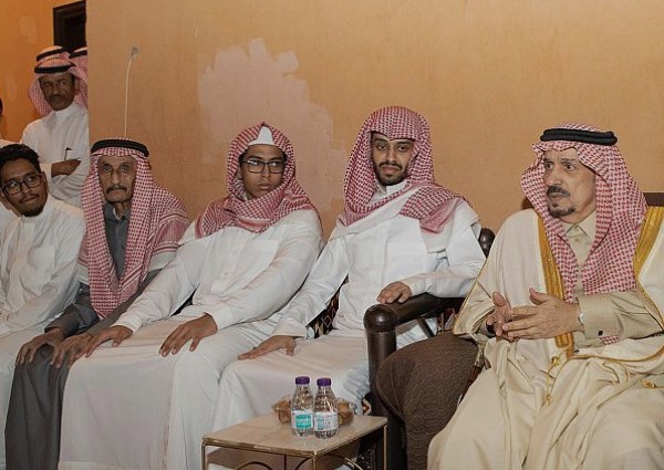 أميرِ منطقة الرياض يعزِّي أسرةَ السعد في وفاة اللواء محمد السعد