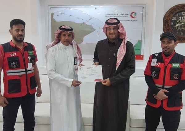 مدير فرع الهلال الأحمر بالشمالية يكرم سفراء الحياة والحاصليين على شهادات تميز