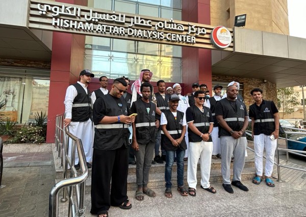 (إخاء التطوعي) يزور مرضى الكلى بمركز هشام عطار