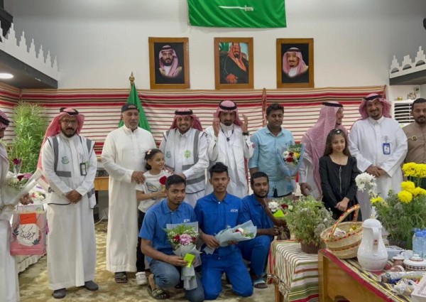 معايدة فريق أمل وعمل التطوعي ورسم الفرحة على وجه الجميع