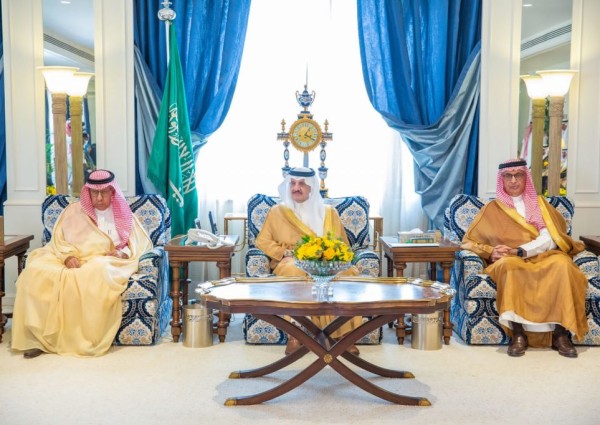 أمير الشرقية يسلم 76 وحدة سكنية لمستفيدي جمعية البر ويكرم الداعمين