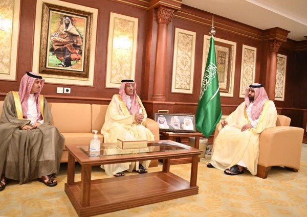 سمو نائب أمير منطقة جازان يستقبل مدير فرع الهيئة العامة للنقل بالمنطقة