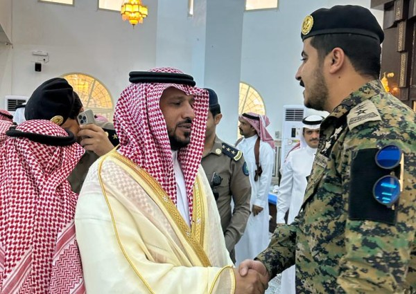 محافظ فيفاء يؤدي صلاة عيد الفطر المبارك