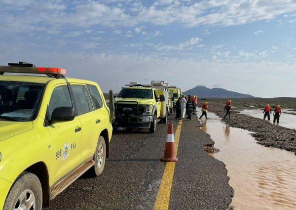 كانوا مع ذويهم في مركبة .. الدفاع المدني: انتشال 3 أطفال غرقوا في وادي “أبو رمث”