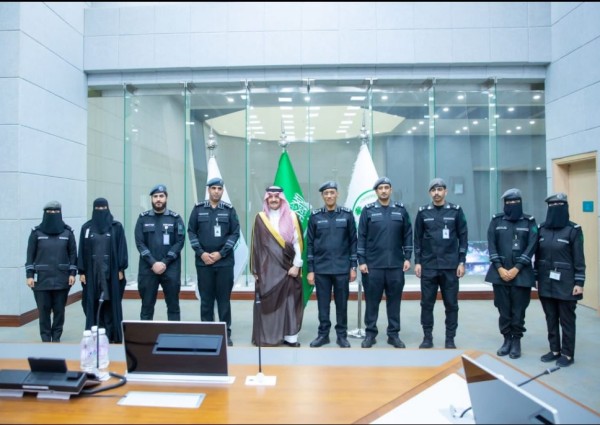 أمير الشرقية يزور مركز العمليات الأمنية الموحدة 911 بالمنطقة ويطلع على الخدمات الأمنية والإنسانية التي يقدمها للمواطنين والمقيمين والزائرين