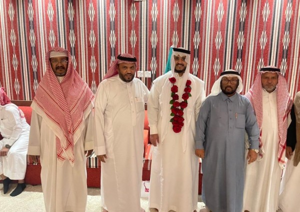 بالصور.. الحكامية بمحافظة بيش يحتفلون بعودة الأسير الحكمي