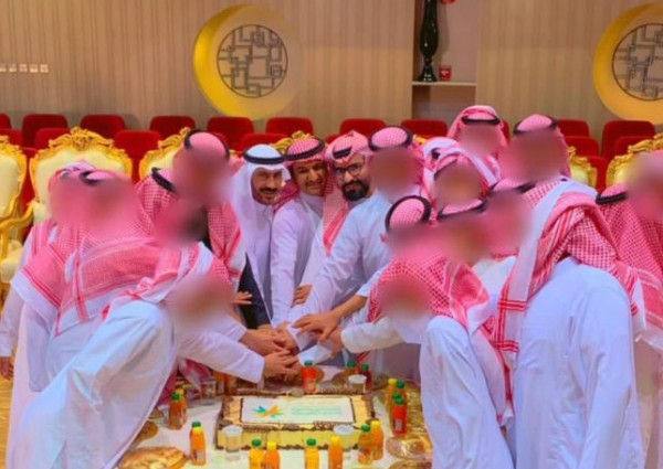 بروح أبوية حانية .. مدير ملاحظة حائل يُعايد الأحداث