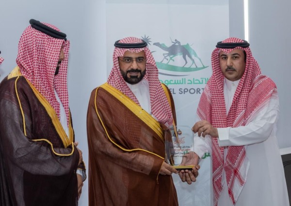سعادة وكيل محافظة الأحساء يتوج الفائزين بكأس المحافظة لسباق المفاريد
