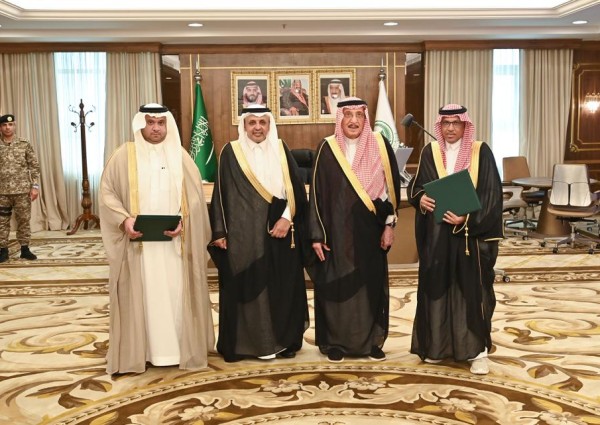 سمو الأمير محمد بن ناصر يرعى مراسم توقيع ” إنشاء وتشغيل النقل العام بالحافلات في حاضرة جازان ” بتكلفة 103 ملايين ريال