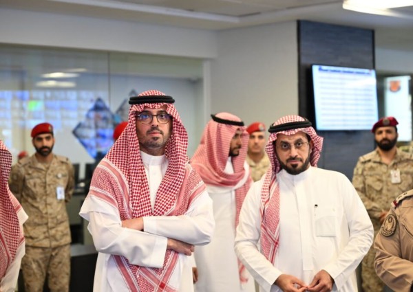 سمو محافظ جدة يتفقد مطار الملك عبدالعزيز الدولي