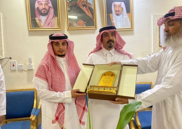 الخلاوية يكرمون الحربي وصنهات بحفل الوداع والترحيب بحضور محافظ بيش