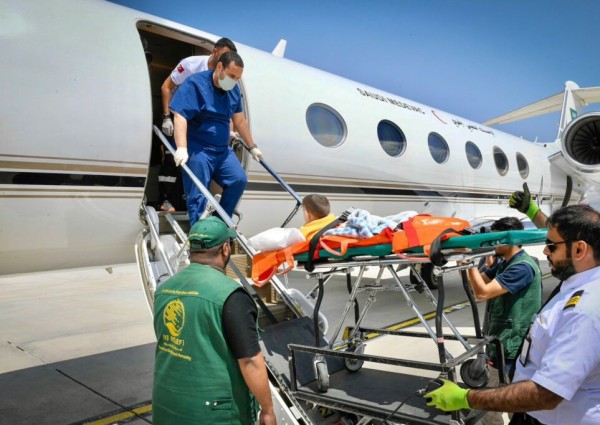 إنفاذًا لتوجيهات خادم الحرمين الشريفين وسمو ولي عهده الأمين وصول التوأم السيامي السوري “إحسان وبسام” إلى الرياض