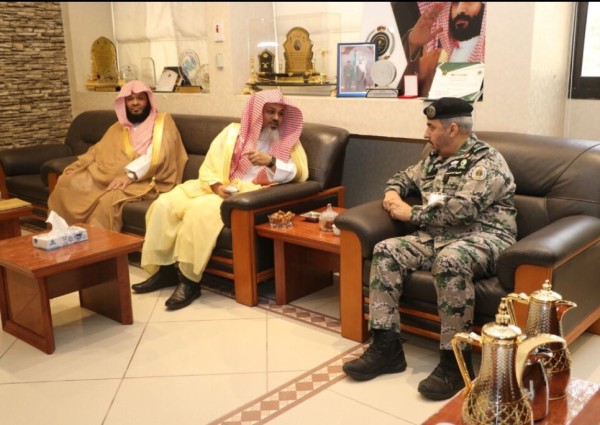مدير هيئة الأمر بالمعروف بالمنطقة الشرقية يزور مدير السجون بالمنطقة